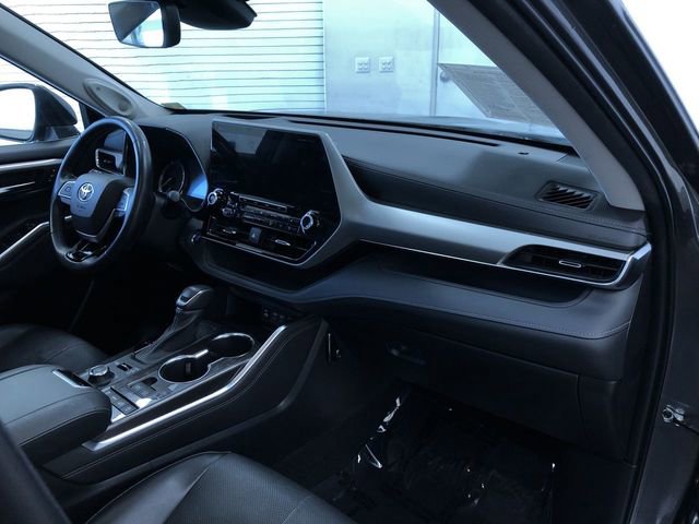 Used 2022 Toyota Highlander Platinum AWD/4WD image 24