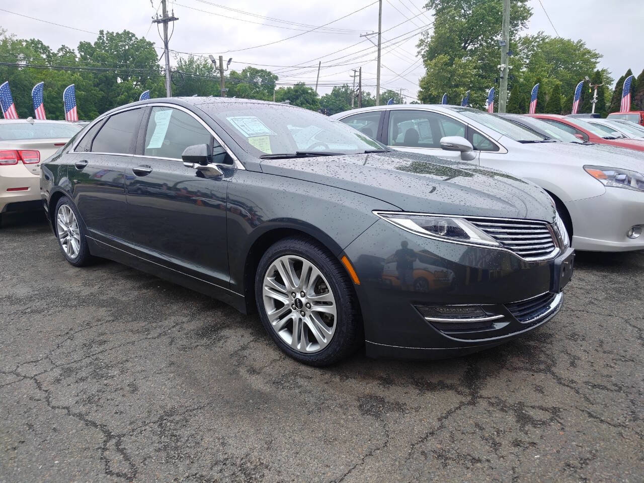 Used 2016 Lincoln MKZ image 4