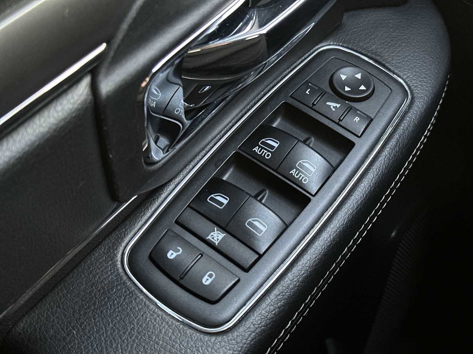 Used 2018 RAM 2500 Laramie w/ Sport Appearance Group image 15