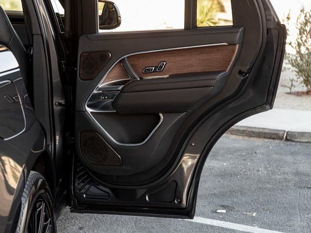 Used 2025 Land Rover Range Rover Autobiography image 26