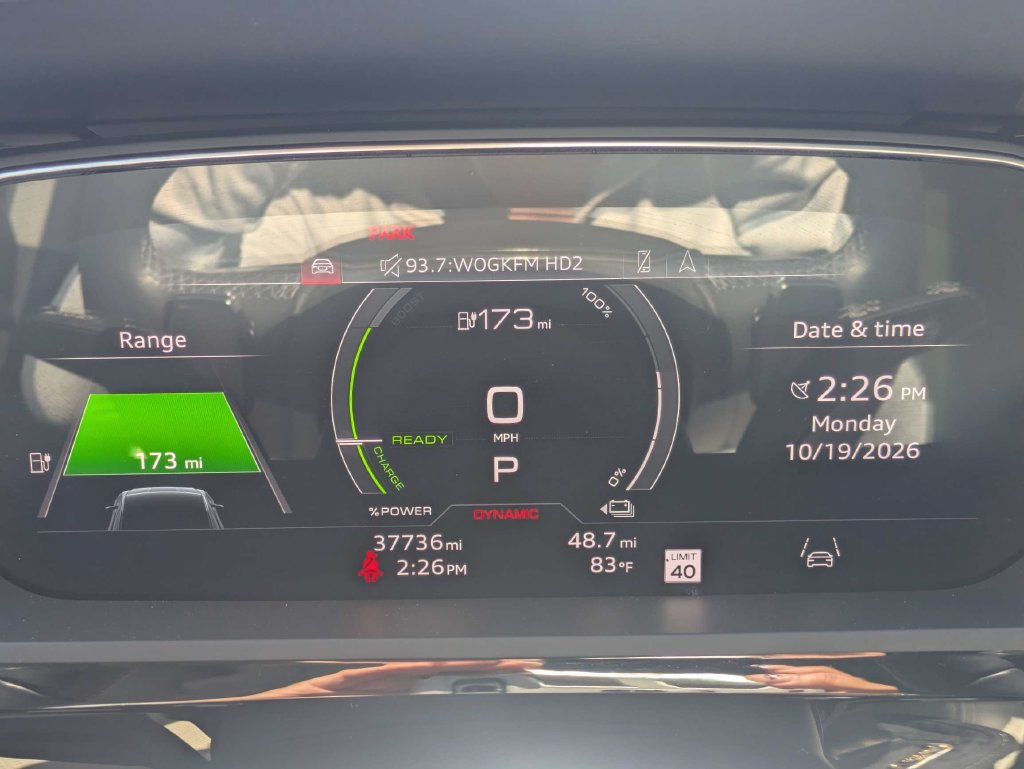 Used 2024 Audi Q8 e-tron Premium Plus w/ Premium Plus Package AWD/4WD image 34