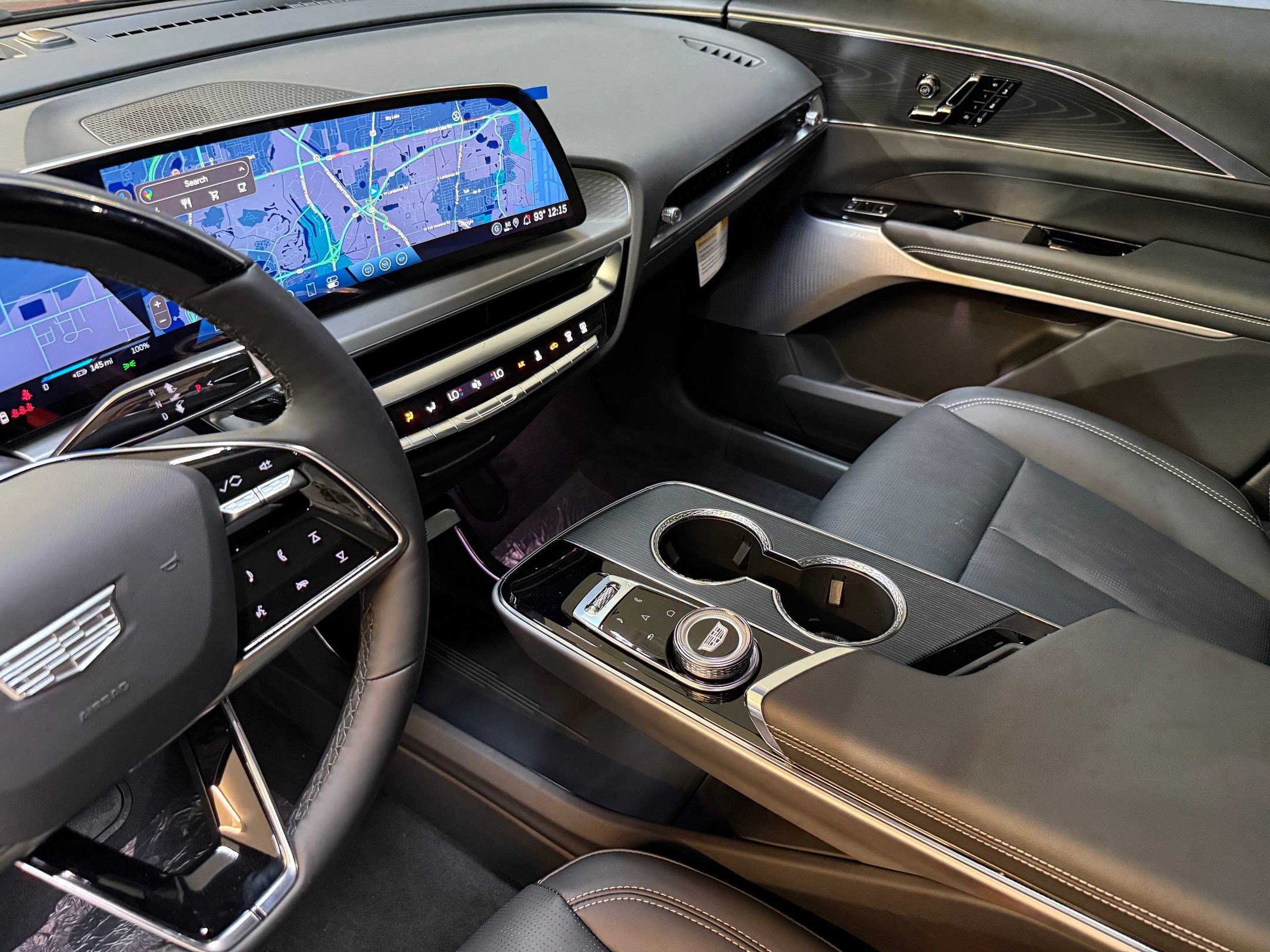 New 2025 Cadillac Lyriq Sport image 38