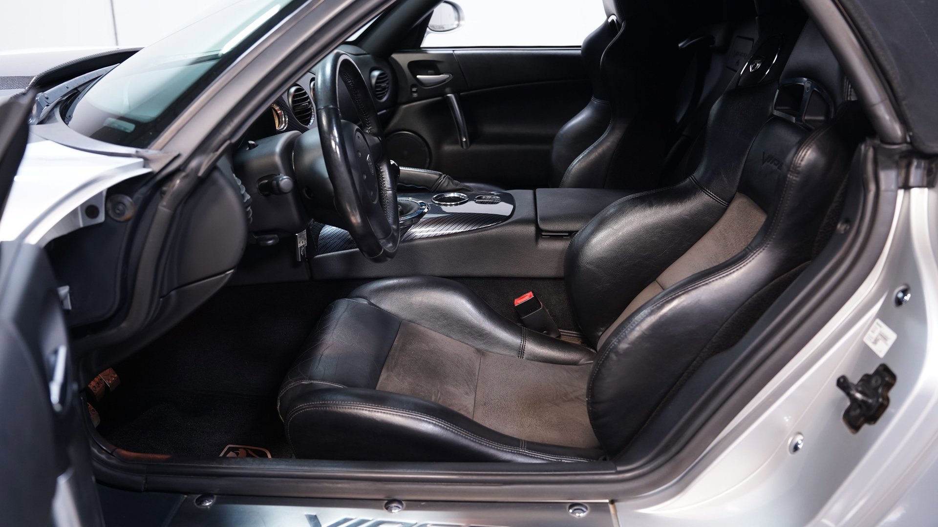 Used 2005 Dodge Viper SRT-10 image 33