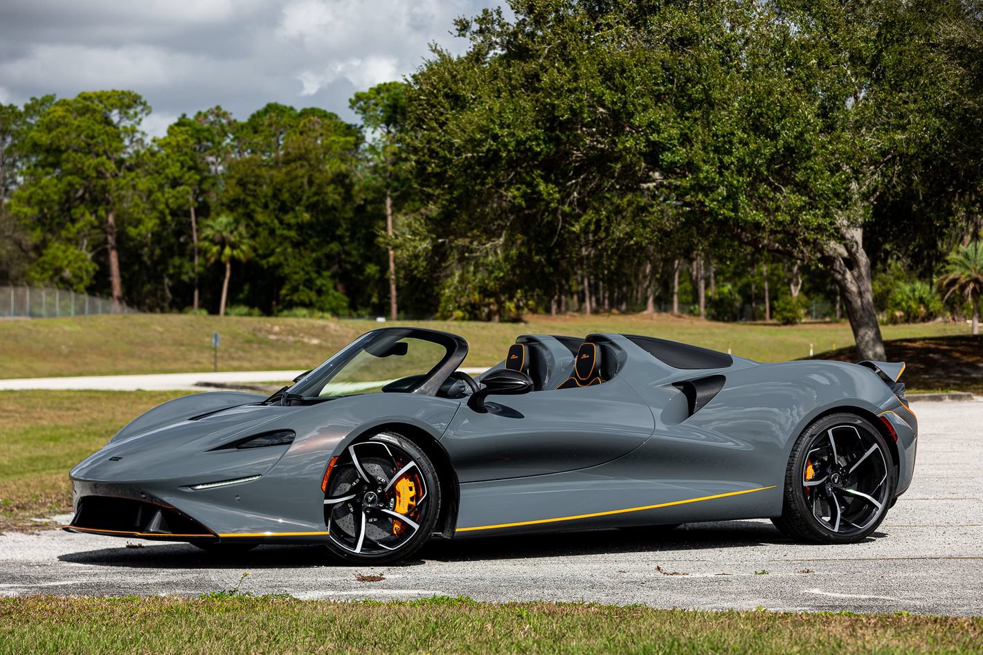 Used 2021 McLaren Elva RWD image 3