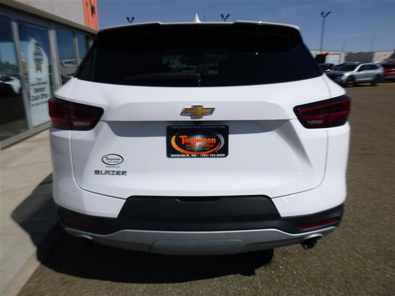 Used 2025 Chevrolet Blazer LT FWD image 19
