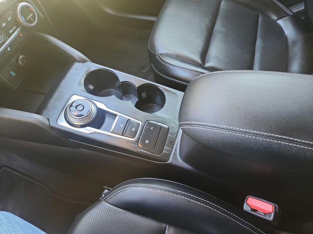 Used 2020 Ford Escape SEL image 27