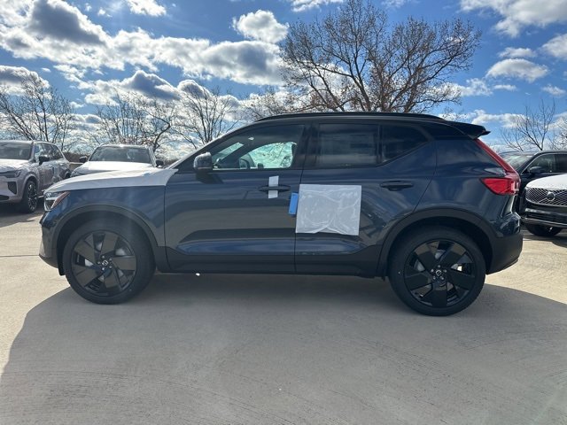 New 2026 Volvo XC40 B5 Ultra w/ Protection Package Premier image 4