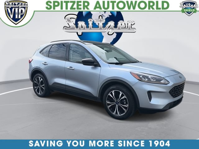 Used 2022 Ford Escape SE w/ SE Sport Appearance Package AWD/4WD image 2
