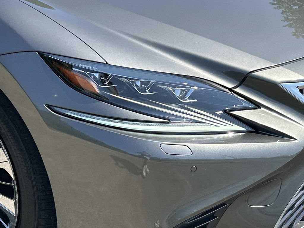 Used 2019 Lexus LS 500 AWD w/ Luxury Package image 10