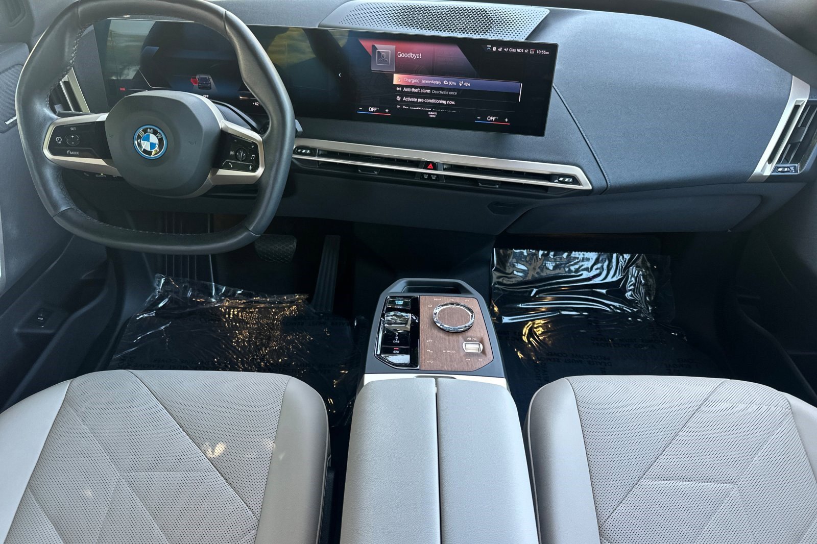 Certified 2023 BMW iX xDrive50 w/ Premium Package AWD/4WD image 17