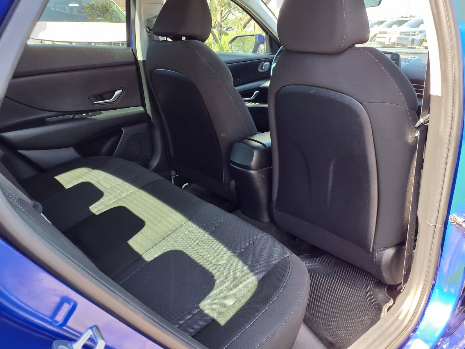 Certified 2023 Hyundai Elantra SE FWD image 13