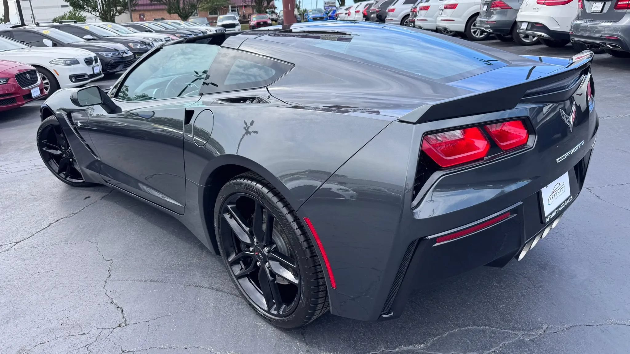 Used 2017 Chevrolet Corvette Stingray Coupe RWD image 3