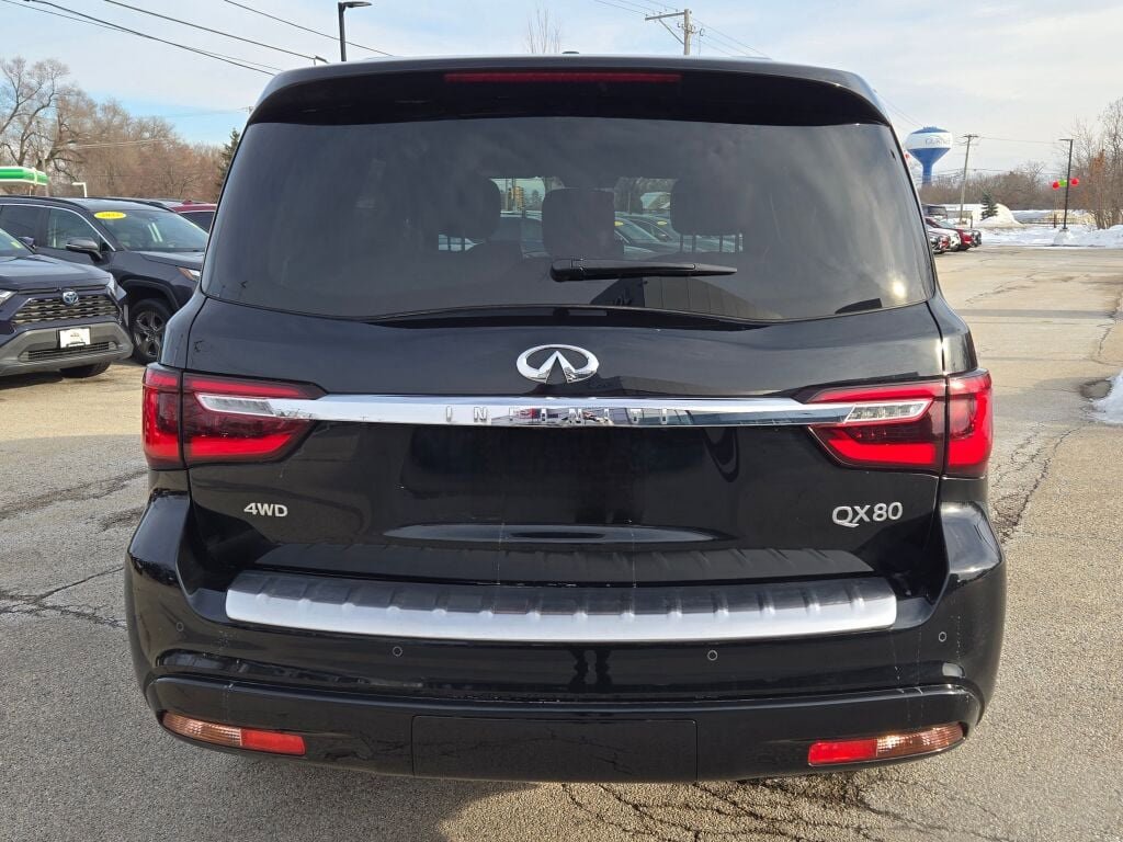 Used 2024 INFINITI QX80 Sensory w/ Cargo Package image 16