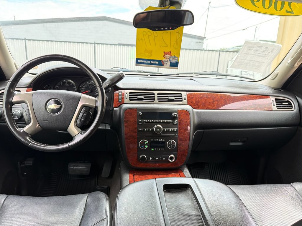Used 2009 Chevrolet Suburban LTZ AWD/4WD image 12