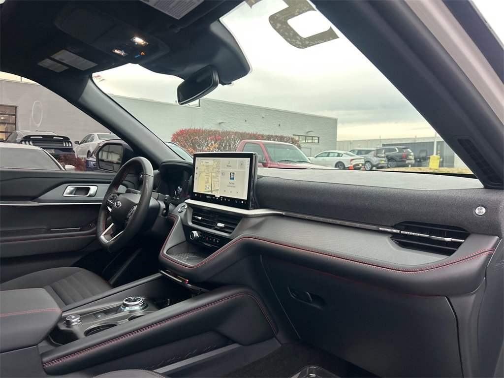 Used 2025 Ford Explorer ST-Line w/ Premium Package image 38