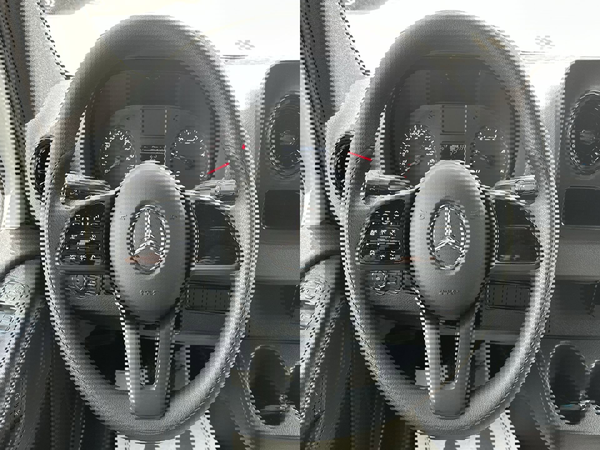 Used 2023 Mercedes-Benz Sprinter 3500 image 18