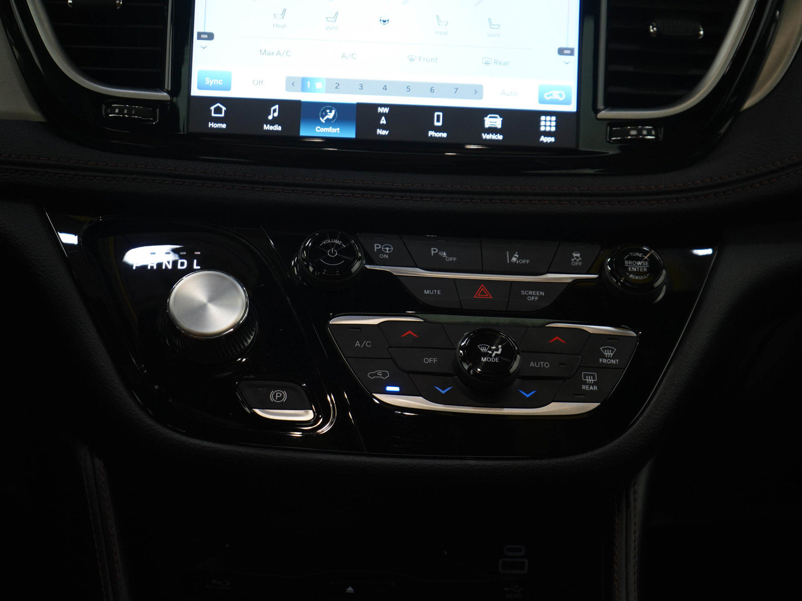 Used 2025 Chrysler Pacifica Pinnacle FWD image 20