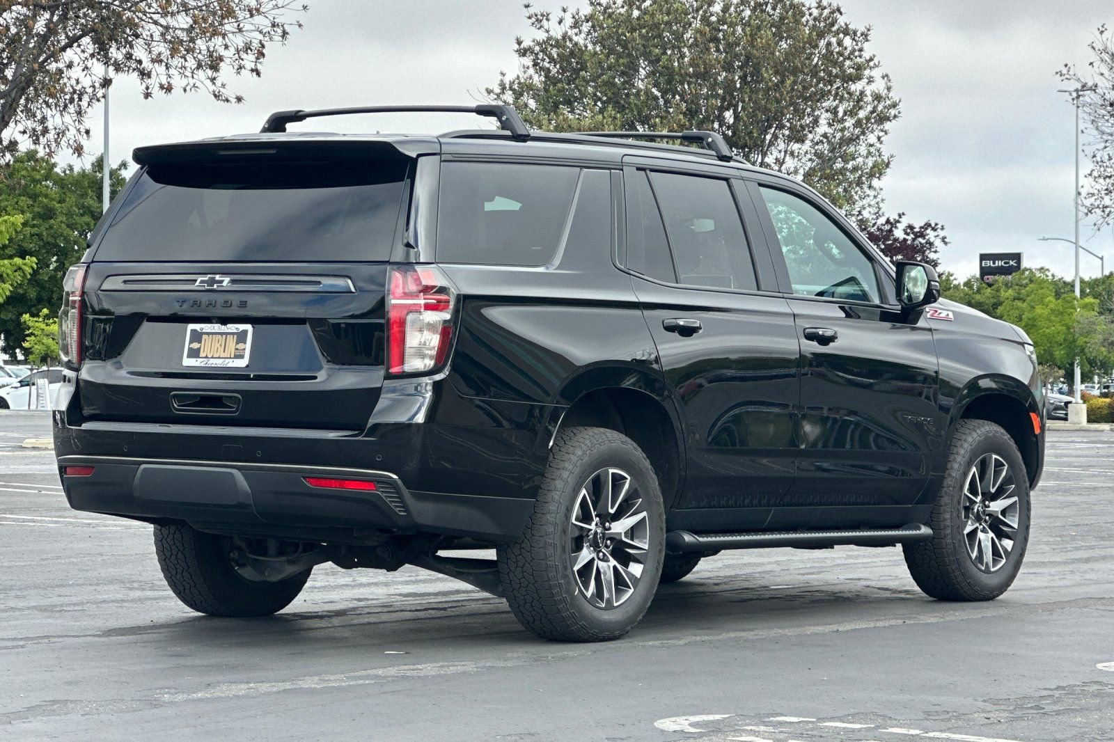 Used 2021 Chevrolet Tahoe Z71 w/ Z71 Off-Road Package AWD/4WD image 4
