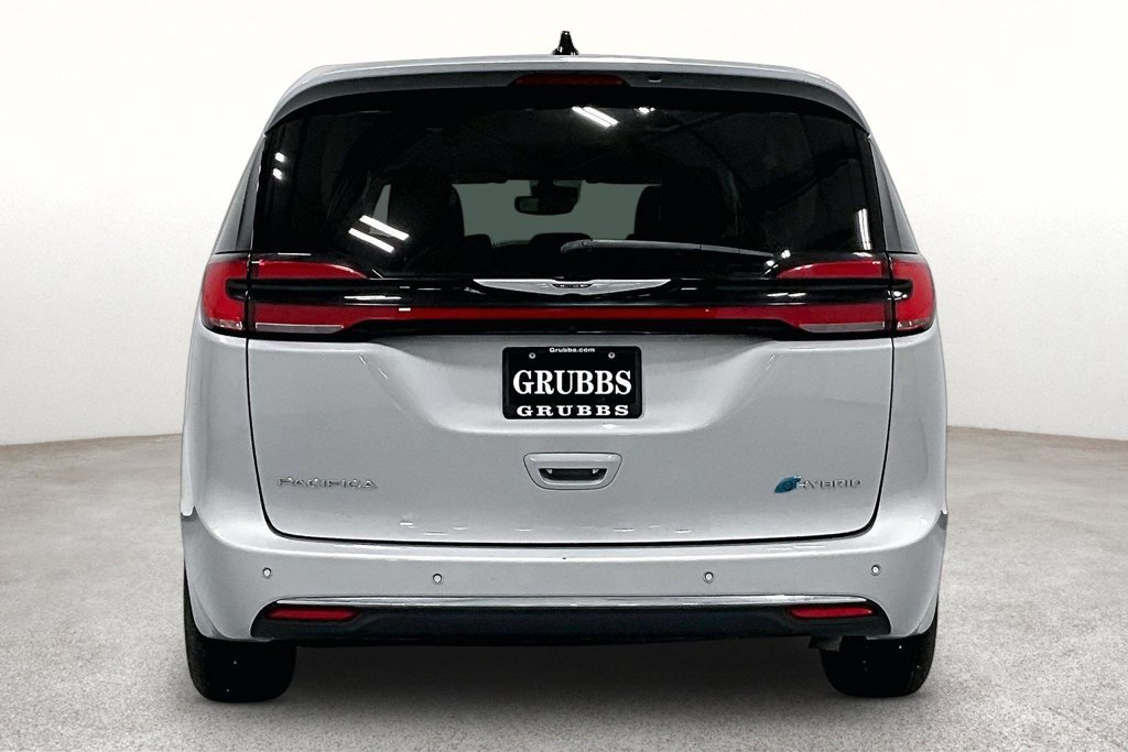 Used 2024 Chrysler Pacifica Limited FWD image 5