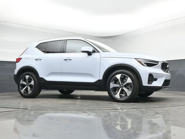Used 2024 Volvo XC40 B5 Core AWD/4WD image 33