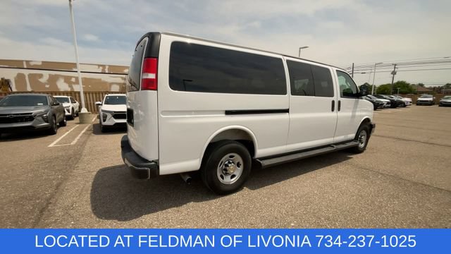 Used 2025 Chevrolet Express 3500 LT w/ LT Preferred Equipment Group RWD image 8