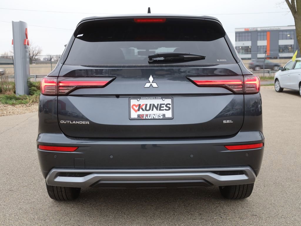 New 2025 Mitsubishi Outlander SEL image 8