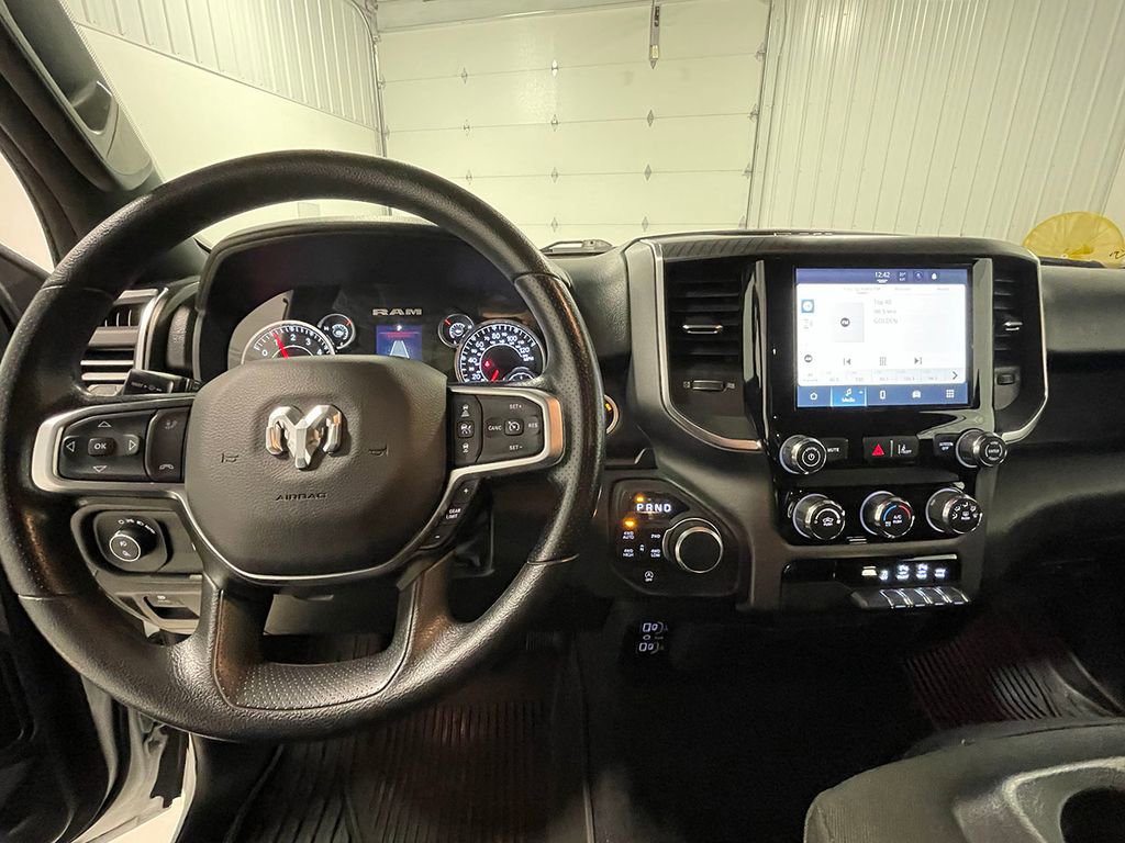 Used 2025 RAM 1500 Big Horn AWD/4WD image 35
