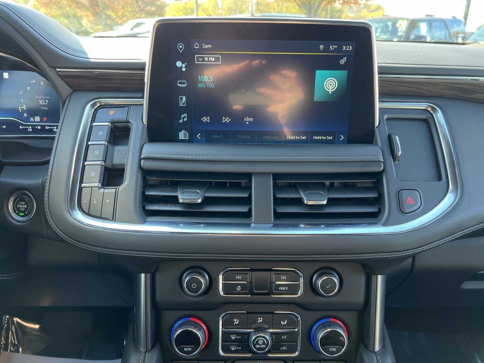 Used 2022 Chevrolet Tahoe LT w/ Luxury Package image 18