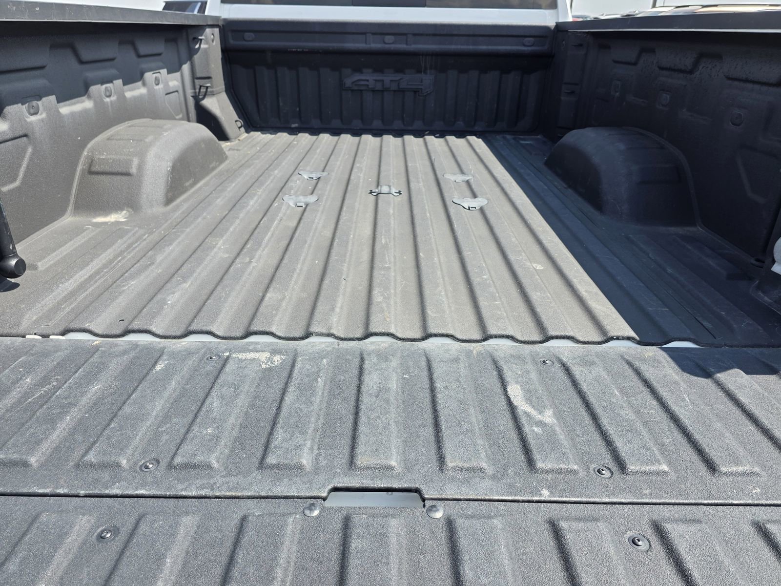 Used 2024 GMC Sierra 2500 AT4 w/ AT4 Preferred Package image 33