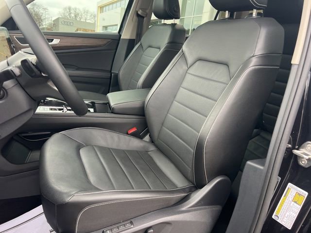 Certified 2025 Volkswagen Atlas SEL image 30