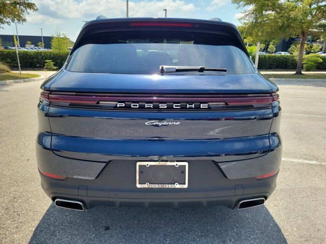 Used 2024 Porsche Cayenne image 6
