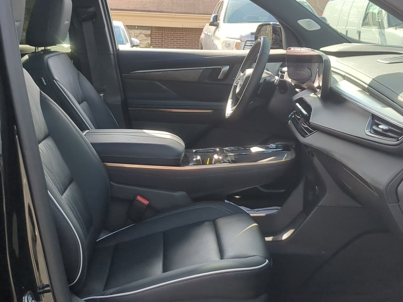 Used 2025 Buick Enclave Avenir w/ Super Cruise Package image 29