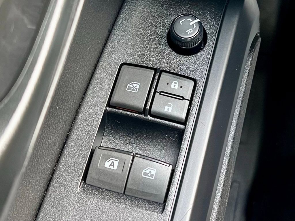 Used 2022 Toyota Tacoma SR image 18