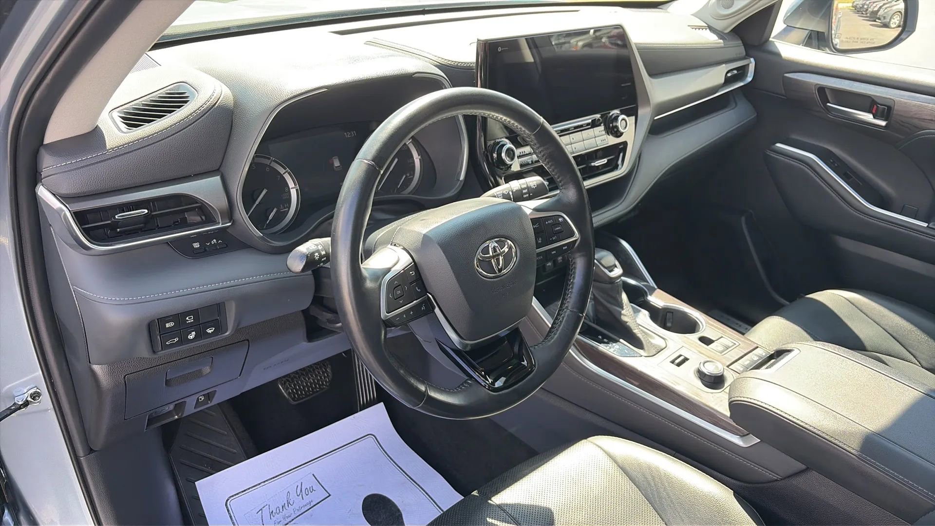 Used 2021 Toyota Highlander Limited image 10