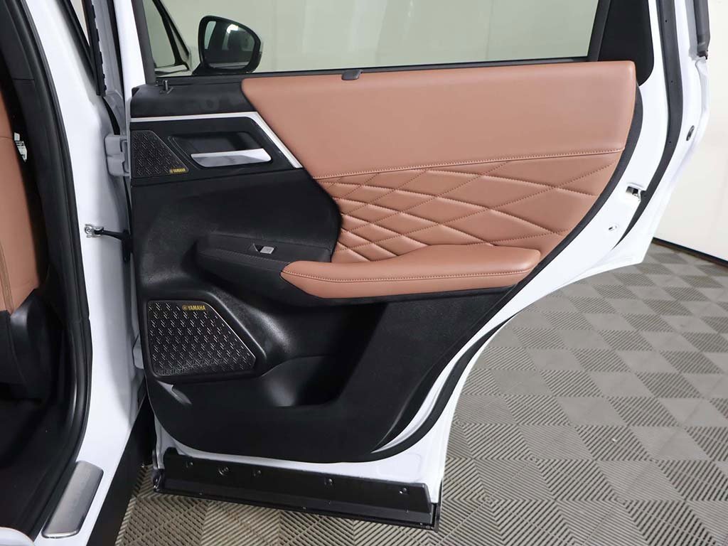 New 2026 Mitsubishi Outlander SEL image 33