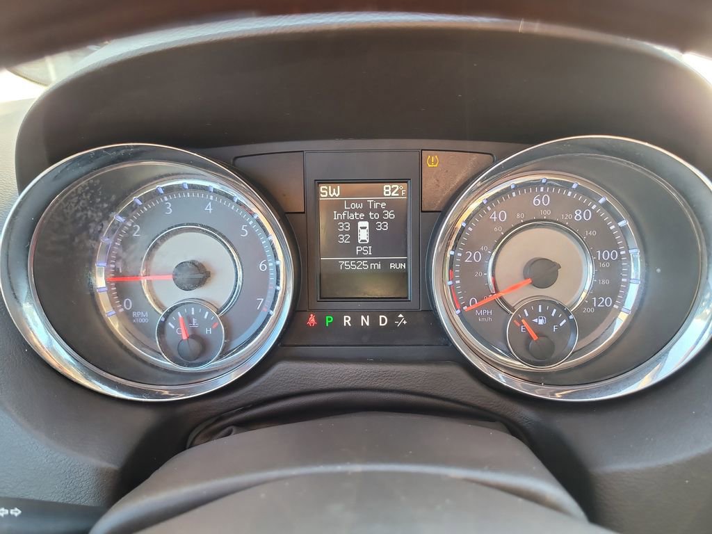 Used 2013 Chrysler Town & Country Limited w/ Luxury Group image 29