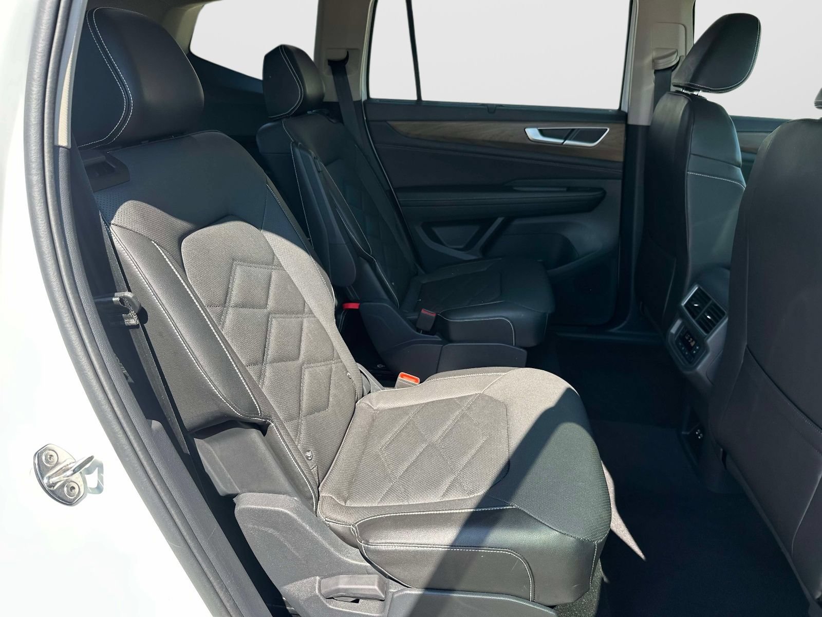 Certified 2024 Volkswagen Atlas SE AWD/4WD image 10