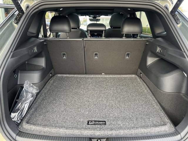 New 2026 Volkswagen Tiguan SE R-Line FWD image 24