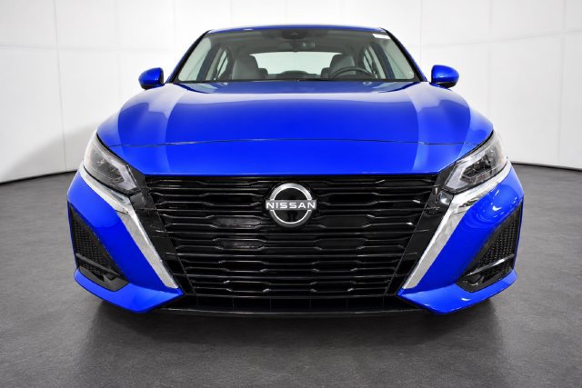 Certified 2025 Nissan Altima 2.5 SV w/ SV Premium Package AWD/4WD image 2