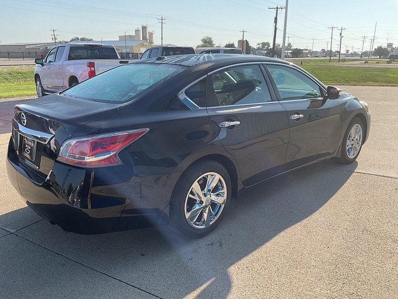 Used 2015 Nissan Altima 2.5 SL w/ Technology Package FWD image 6