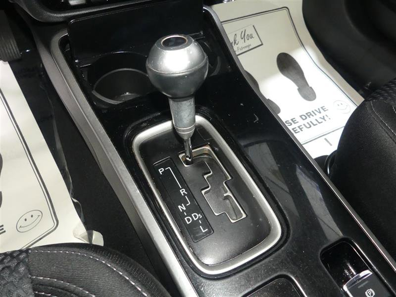 Used 2020 Mitsubishi Outlander SE image 37