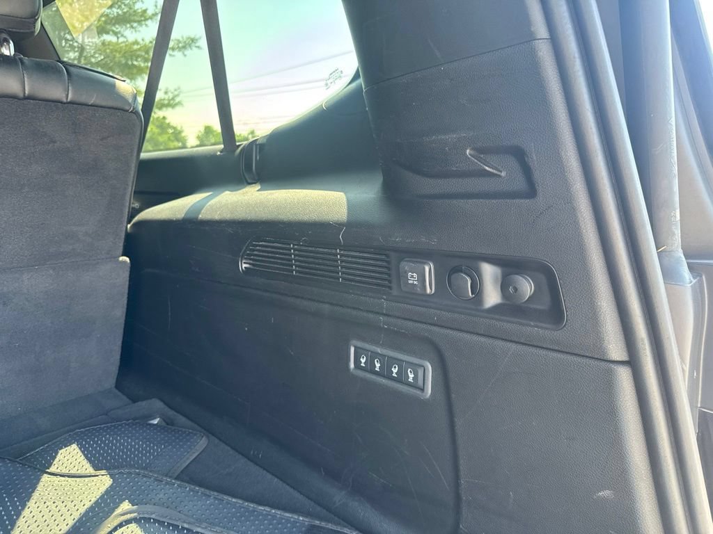 Used 2024 Jeep Wagoneer L Series II RWD image 16