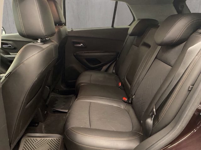 Used 2022 Chevrolet Trax LT w/ LT Convenience Package AWD/4WD image 8