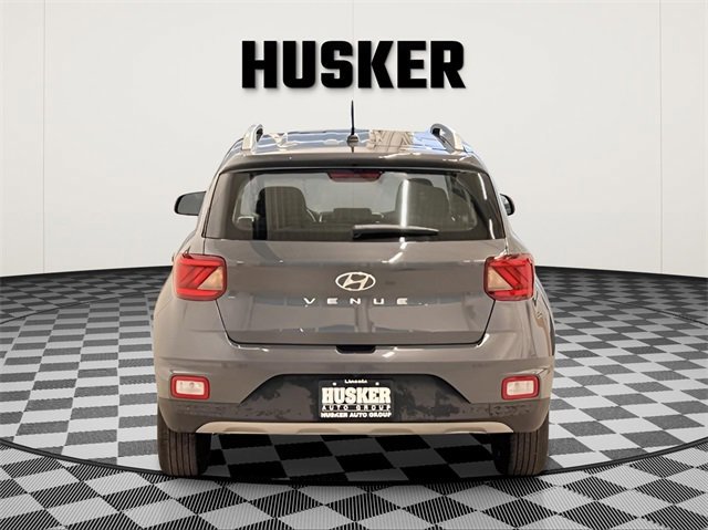 Used 2025 Hyundai Venue SEL image 6