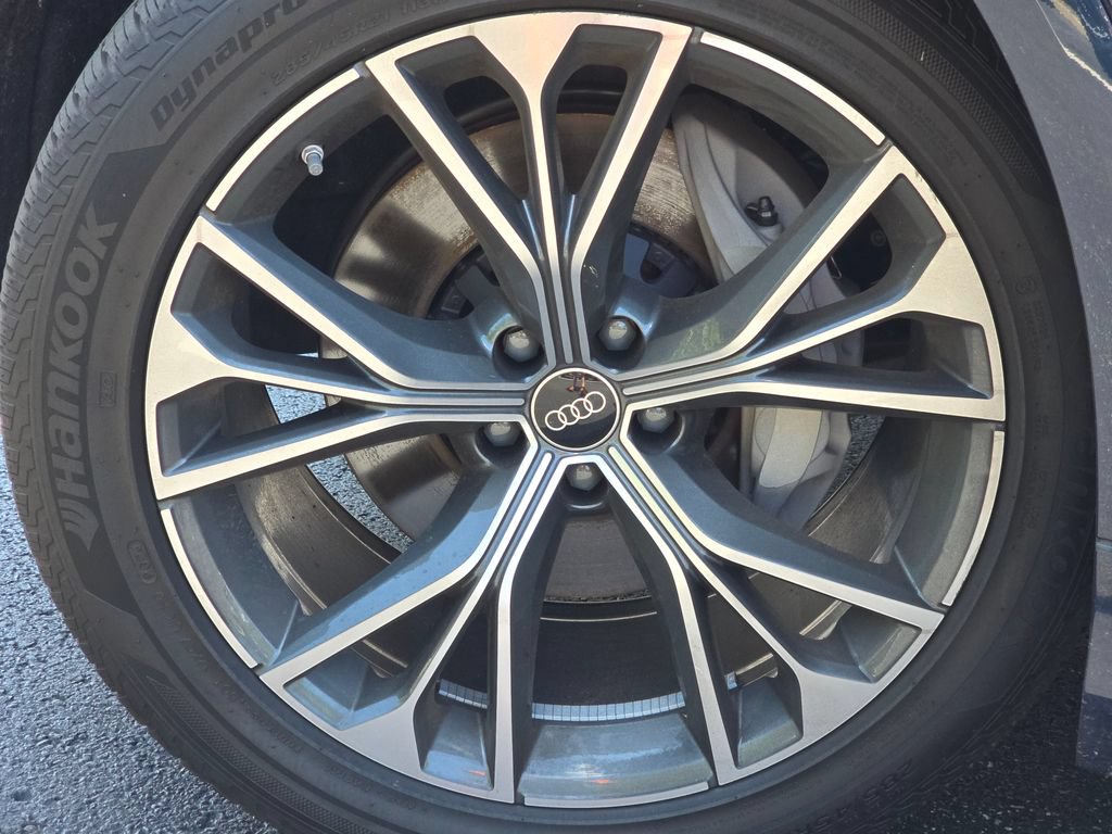 Certified 2025 Audi Q8 Prestige AWD/4WD image 10