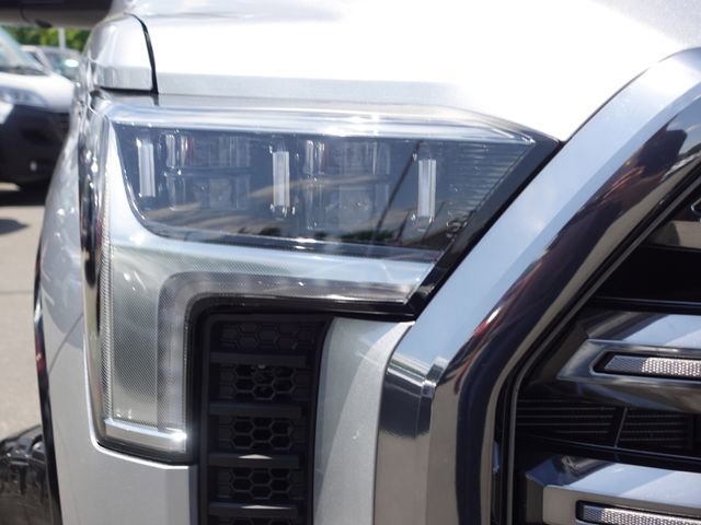Used 2024 Toyota Tundra Platinum AWD/4WD image 3