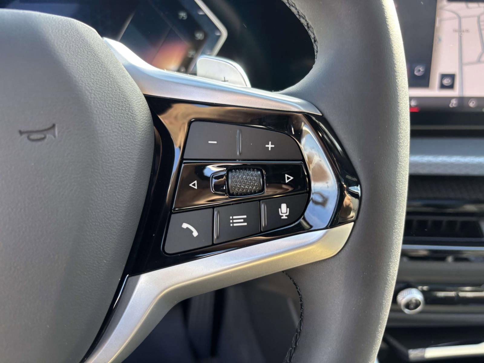 New 2026 BMW 330i xDrive Sedan w/ Premium Package image 18