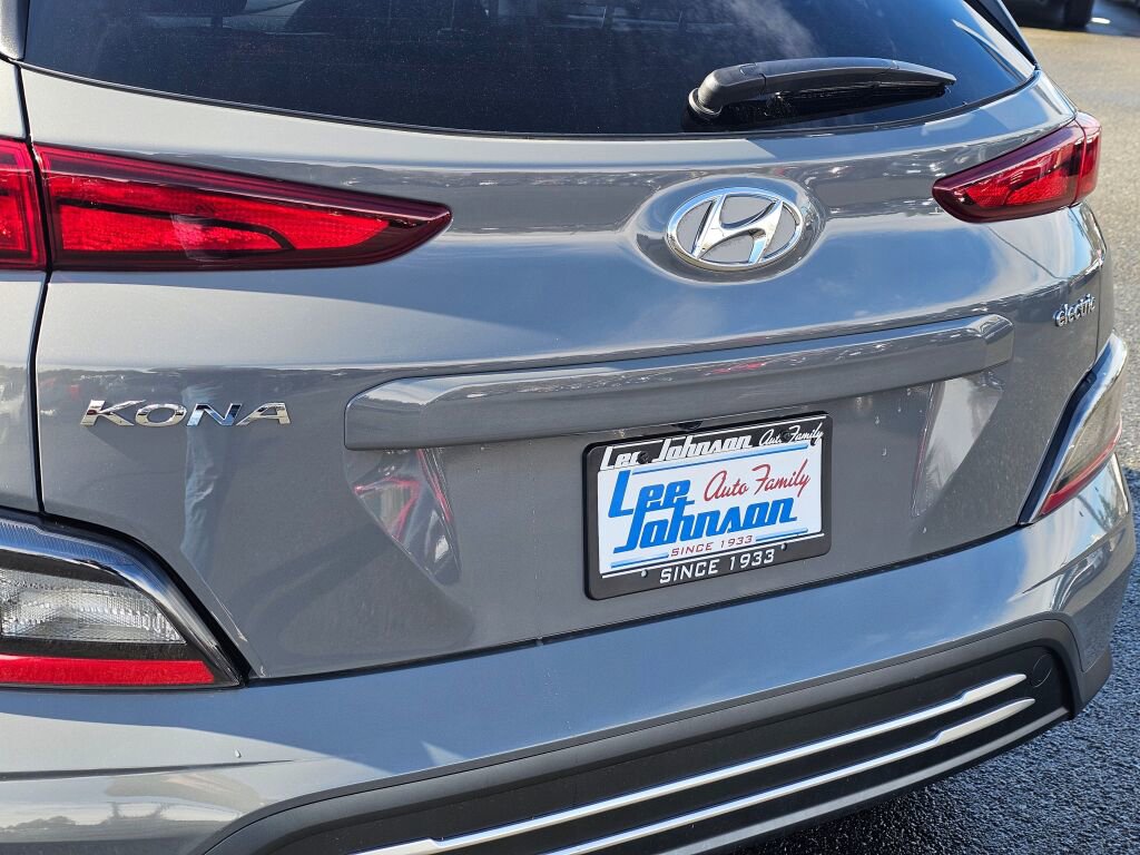 Used 2023 Hyundai Kona SE image 23
