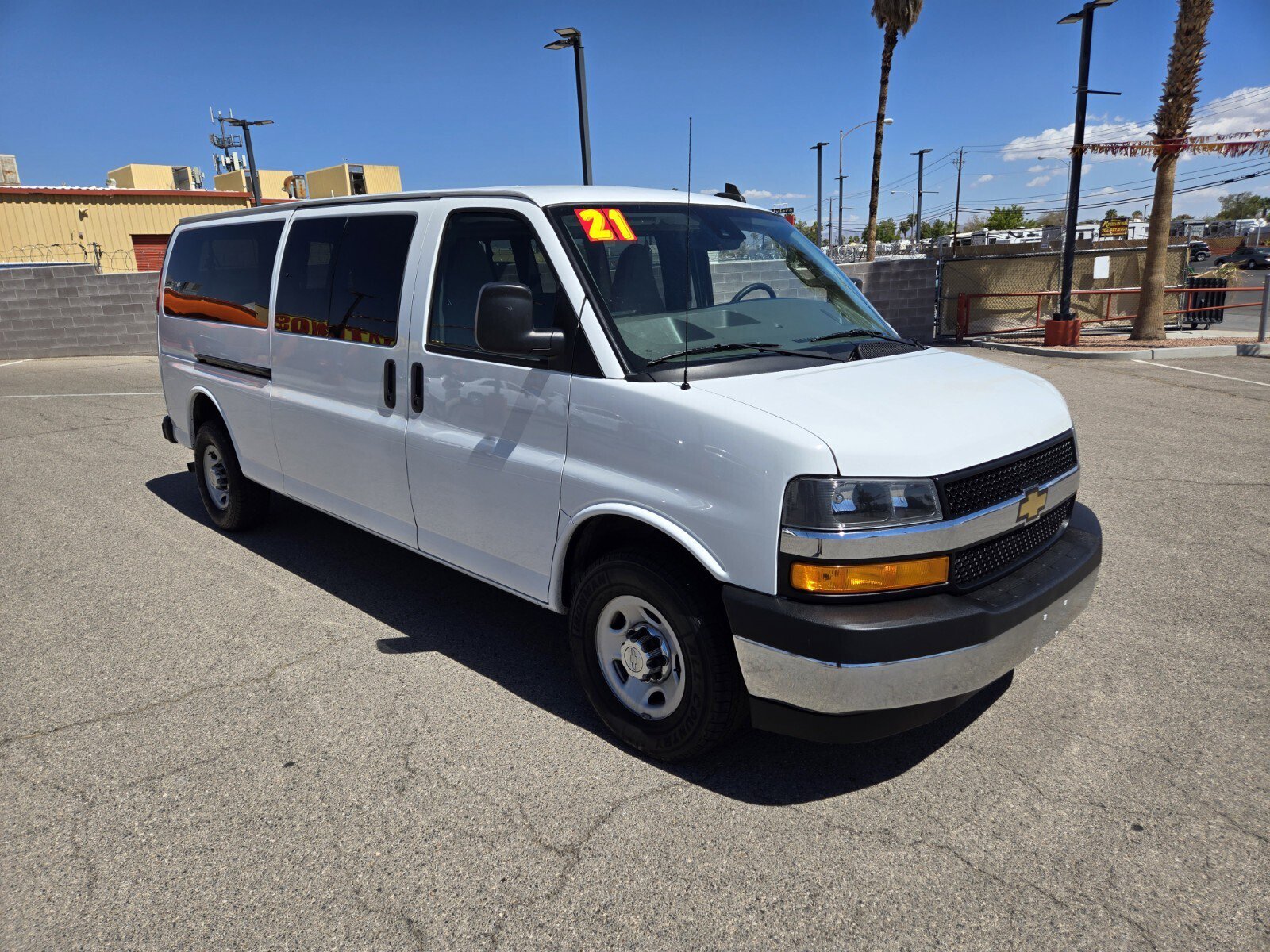 Used 2021 Chevrolet Express 3500 LT w/ LT Preferred Equipment Group RWD image 3