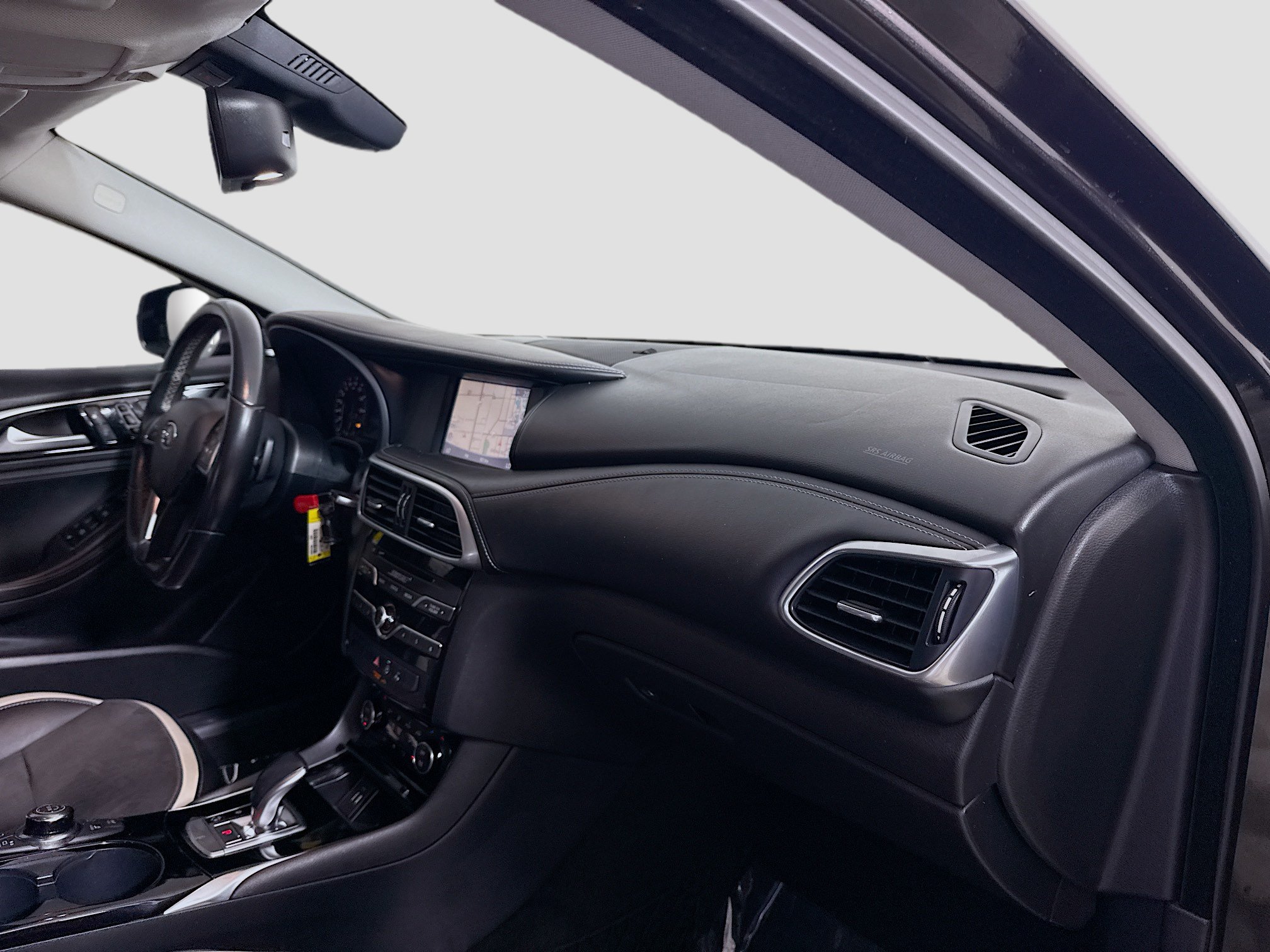 Used 2017 INFINITI QX30 Sport FWD image 29